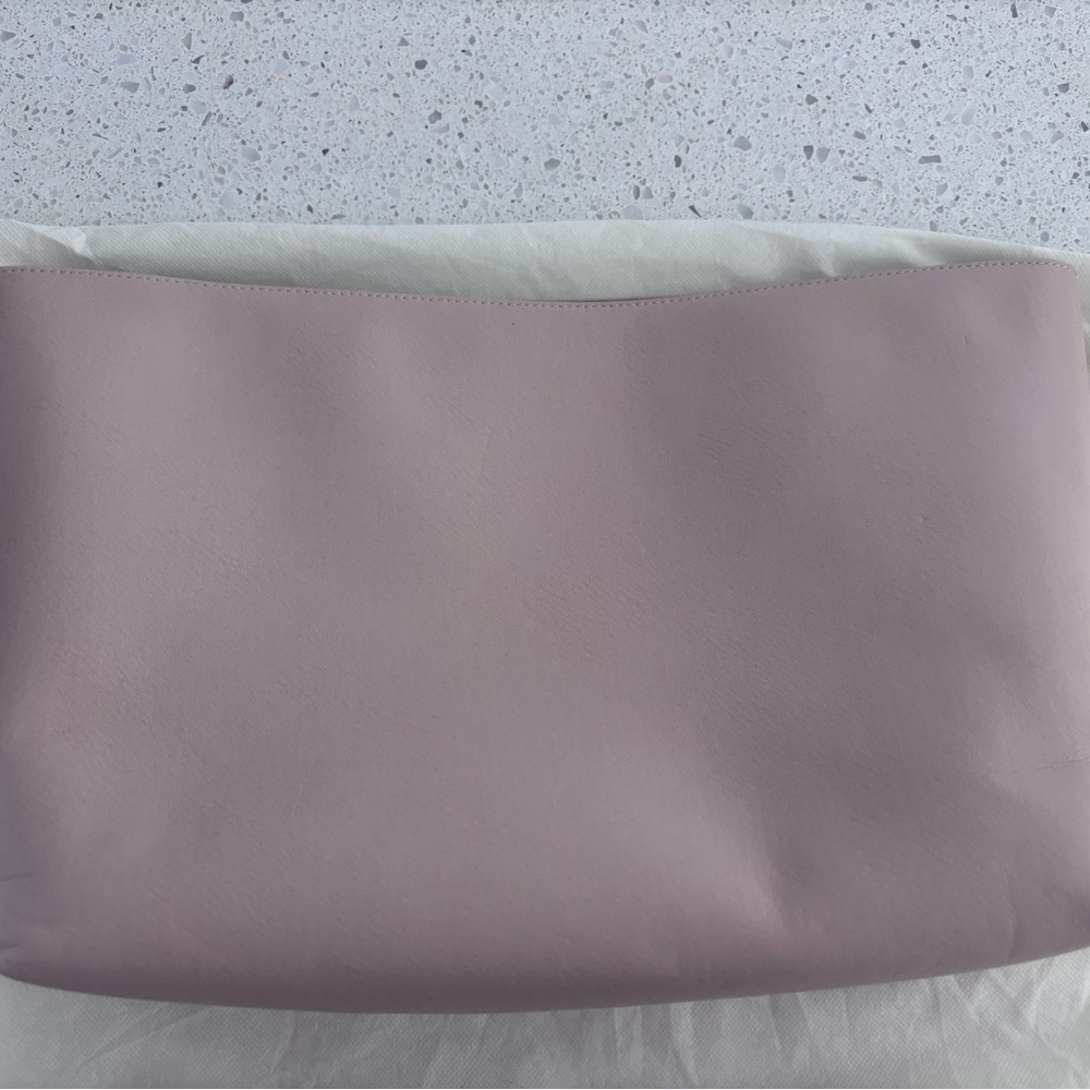 Cuyana  blush color Tote Insert - like new!